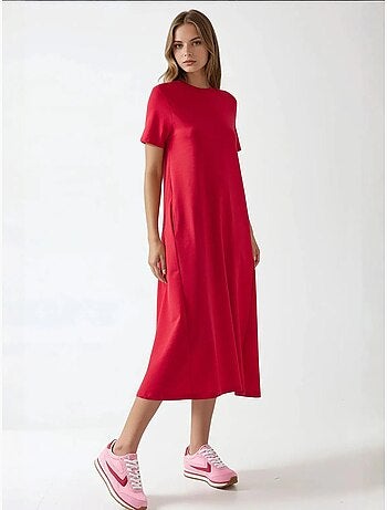 Robe midi basique à col ras du cou et manches courtes