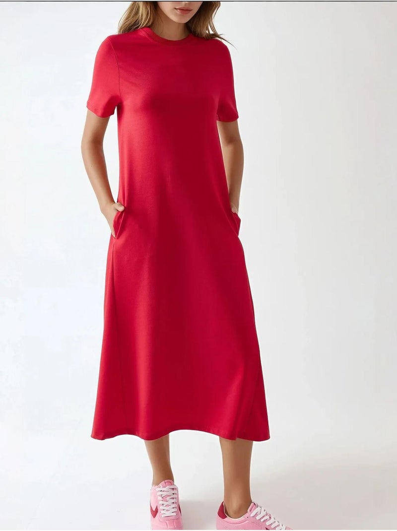 Robe midi basique à col ras du cou et manches courtes Rouge - Kiabi