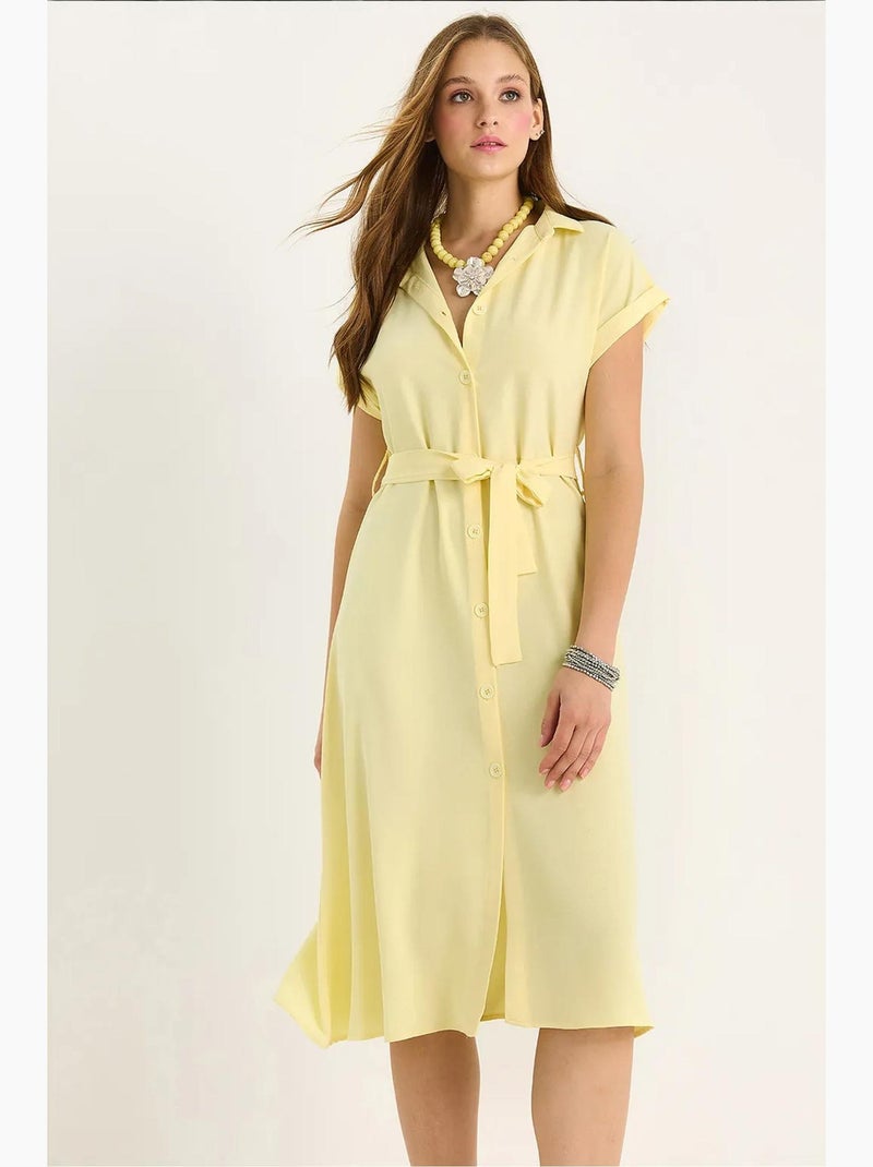 Robe midi boutonnée à col en v avec détails de reliure lucci Jaune citron - Kiabi