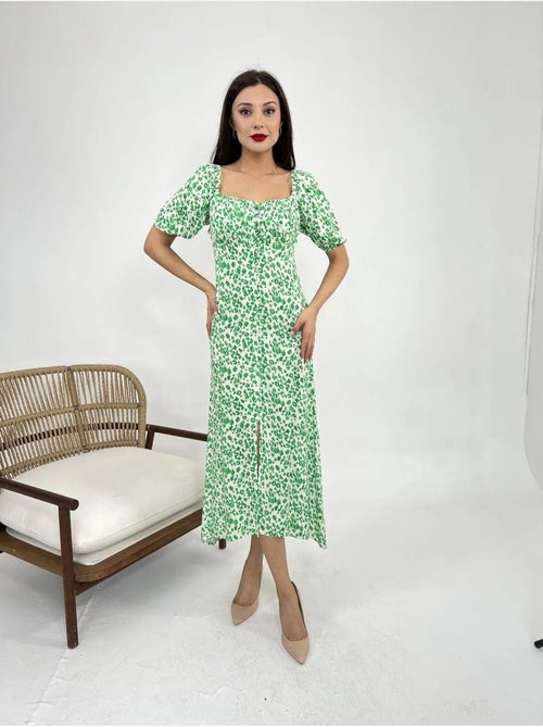 Robe midi boutonnée à pois avec col carré janes - Kiabi Robe midi boutonnée à pois avec col carré janes - Kiabi