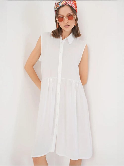 Robe midi boutonnée sans manches avec col chemise bdart - Kiabi Robe midi boutonnée sans manches avec col chemise bdart - Kiabi