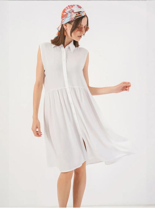 Robe midi boutonnée sans manches avec col chemise bdart - Kiabi Robe midi boutonnée sans manches avec col chemise bdart - Kiabi