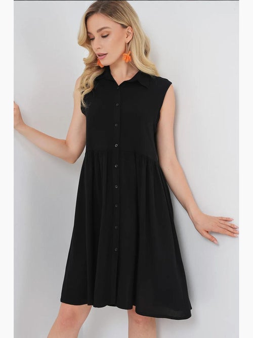Robe midi boutonnée sans manches avec col chemise bdart - Kiabi Robe midi boutonnée sans manches avec col chemise bdart - Kiabi