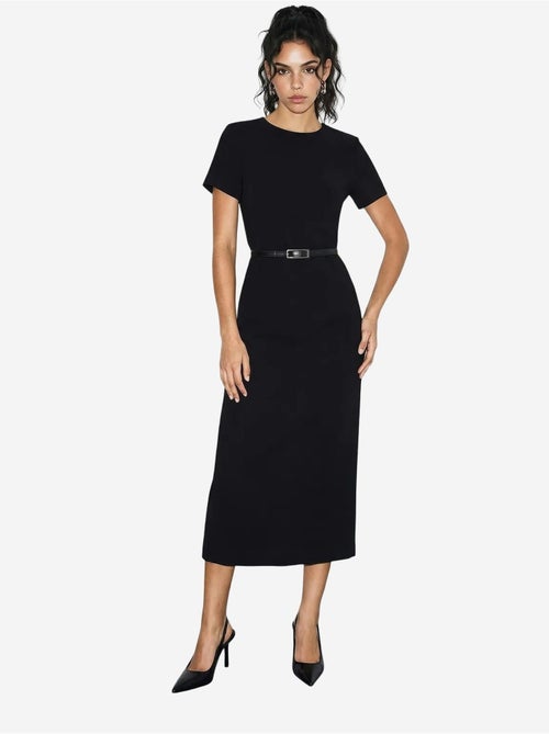 Robe midi cintrée à ceinture et col rond lucci - Kiabi Robe midi cintrée à ceinture et col rond lucci - Kiabi