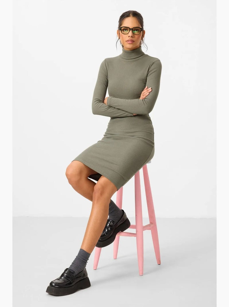 Robe midi côtelée à col roulé tommy Vert - Kiabi