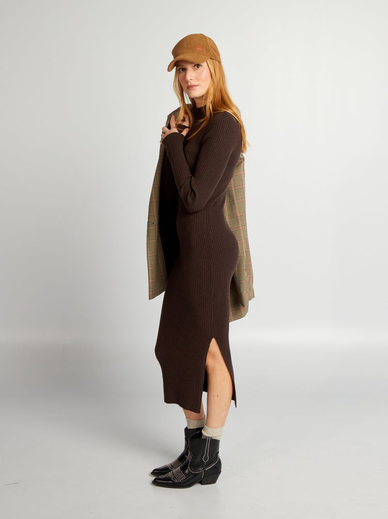 Robe midi côtelée avec col montant Marron - Kiabi