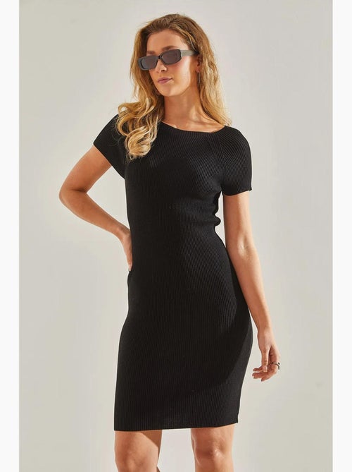 Robe midi coupe ajustée, col rond et élastique lucci - Kiabi Robe midi coupe ajustée, col rond et élastique lucci - Kiabi