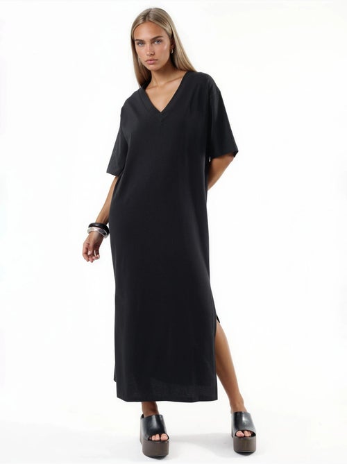 Robe midi coupe ample à col en v busem - Kiabi Robe midi coupe ample à col en v busem - Kiabi