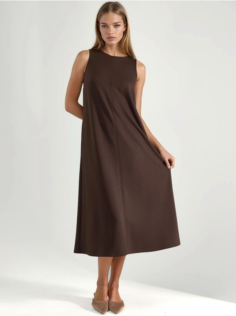 Robe midi coupe décontractée à col rond Marron foncé - Kiabi