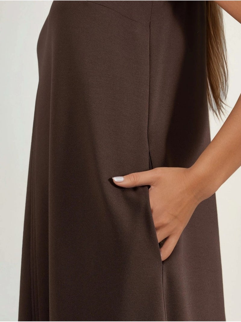 Robe midi coupe décontractée à col rond Marron foncé - Kiabi