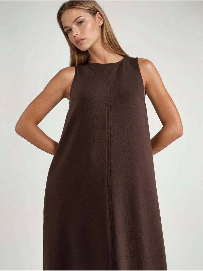 Robe midi coupe décontractée à col rond Marron foncé - Kiabi