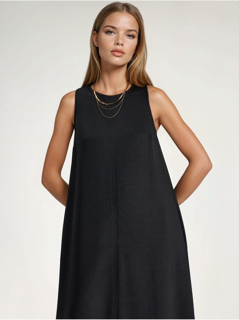 Robe midi coupe décontractée à col rond Noir - Kiabi