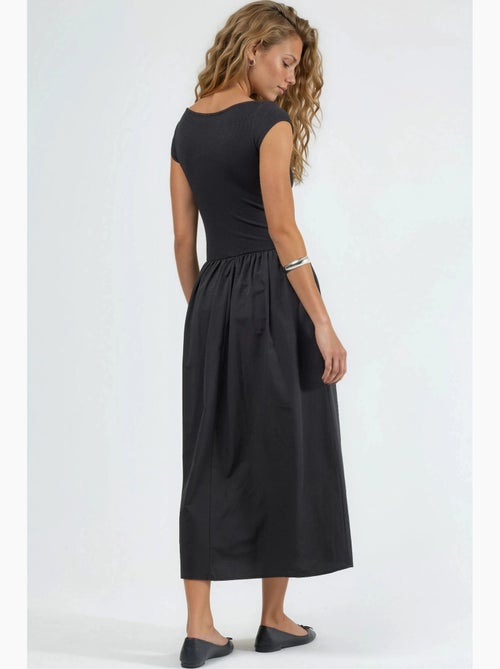Robe midi décontractée à col rond busem - Kiabi Robe midi décontractée à col rond busem - Kiabi
