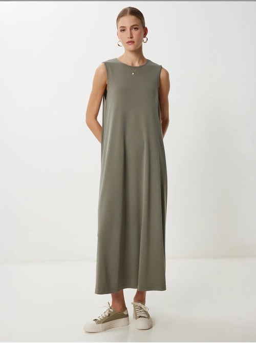 Robe midi décontractée et ample avec poches istanbul - Kiabi Robe midi décontractée et ample avec poches istanbul - Kiabi