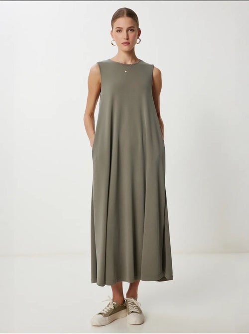 Robe midi décontractée et ample avec poches istanbul - Kiabi Robe midi décontractée et ample avec poches istanbul - Kiabi