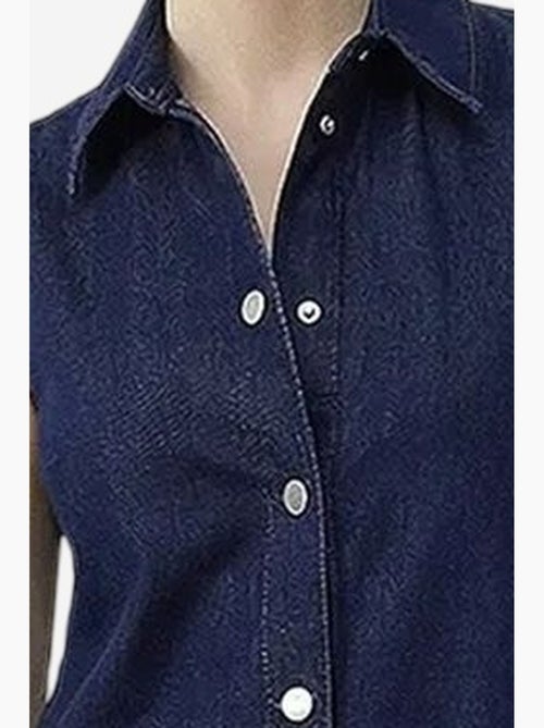 Robe midi en denim avec col chemise et poche lucci - Kiabi Robe midi en denim avec col chemise et poche lucci - Kiabi