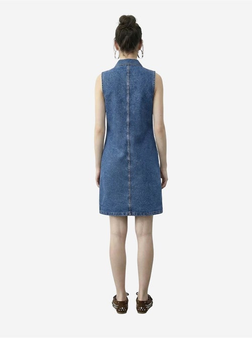 Robe midi en denim avec col chemise et poche lucci - Kiabi Robe midi en denim avec col chemise et poche lucci - Kiabi