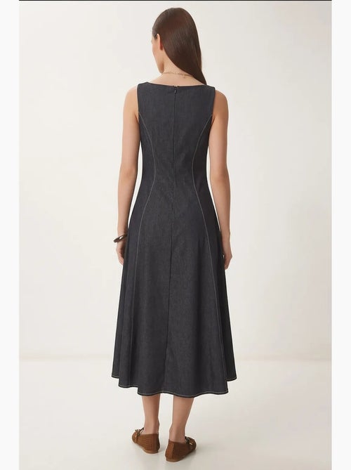 Robe midi en jean trapèze à col rond, style istanbul - Kiabi Robe midi en jean trapèze à col rond, style istanbul - Kiabi