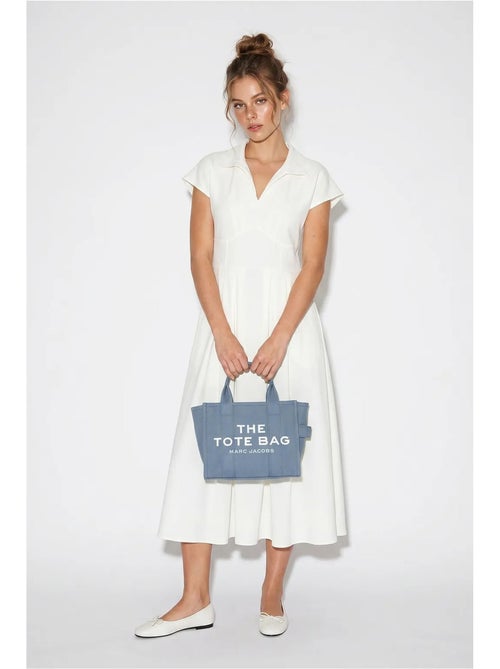 Robe midi en jersey coupe trapèze avec col polo lucci - Kiabi Robe midi en jersey coupe trapèze avec col polo lucci - Kiabi