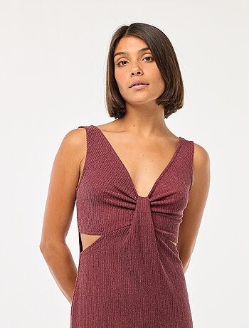 Robe midi en matière gaufrée ajourée sur les côtés