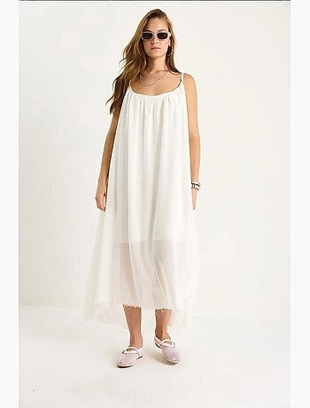 Robe midi en mousseline unie à fines bretelles et ourlet transparent lucci
