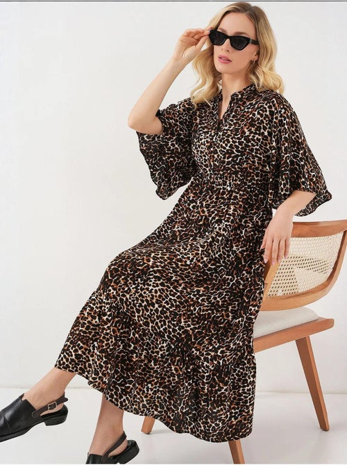 Robe midi imprimée à col en v et manches trois-quarts bdart - Kiabi Robe midi imprimée à col en v et manches trois-quarts bdart - Kiabi