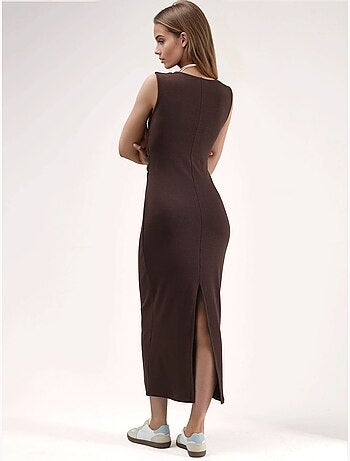 Robe midi moulante à col carré et fente