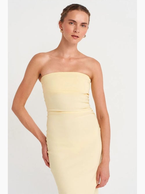Robe midi moulante sans bretelles, avec fente dilvin - Kiabi Robe midi moulante sans bretelles, avec fente dilvin - Kiabi