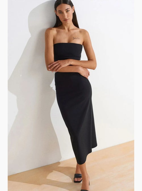 Robe midi moulante sans bretelles, avec fente dilvin - Kiabi Robe midi moulante sans bretelles, avec fente dilvin - Kiabi