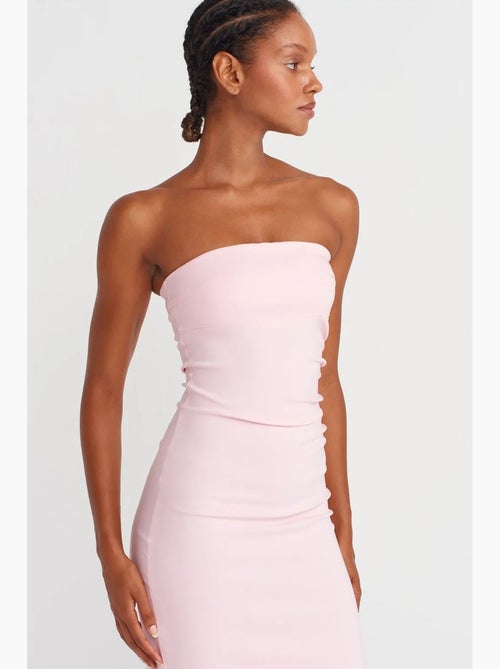 Robe midi moulante sans bretelles, avec fente dilvin - Kiabi Robe midi moulante sans bretelles, avec fente dilvin - Kiabi