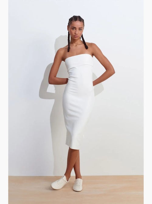 Robe midi moulante sans bretelles dilvin - Kiabi Robe midi moulante sans bretelles dilvin - Kiabi