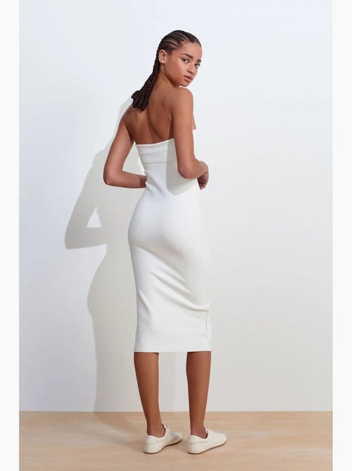 Robe midi moulante sans bretelles dilvin - Kiabi Robe midi moulante sans bretelles dilvin - Kiabi
