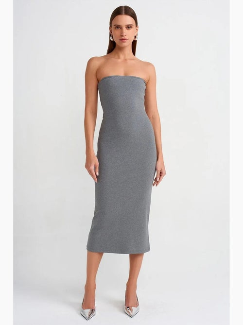 Robe midi moulante sans bretelles dilvin - Kiabi Robe midi moulante sans bretelles dilvin - Kiabi