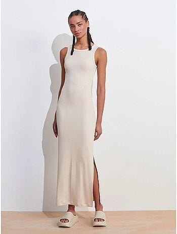 Robe midi moulante sans manches à fente dilvin