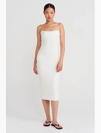 Robe midi moulante sans manches avec découpe dilvin