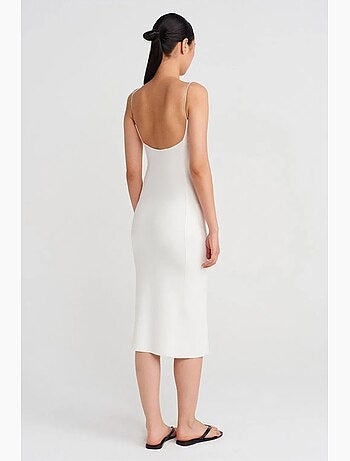 Robe midi moulante sans manches avec découpe dilvin