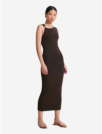 Robe midi moulante sans manches avec détail accessoire dilvin