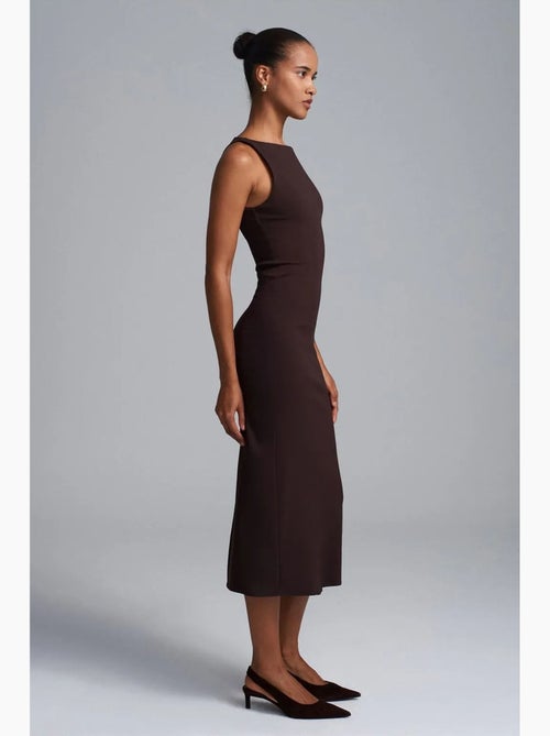 Robe midi moulante sans manches avec fente dilvin - Kiabi Robe midi moulante sans manches avec fente dilvin - Kiabi