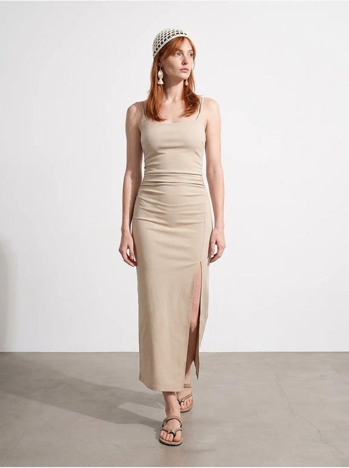 Robe midi moulante sans manches pour femme dilvin - Kiabi Robe midi moulante sans manches pour femme dilvin - Kiabi