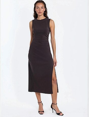 Robe midi sans manches à col rond