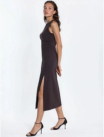 Robe midi sans manches à col rond