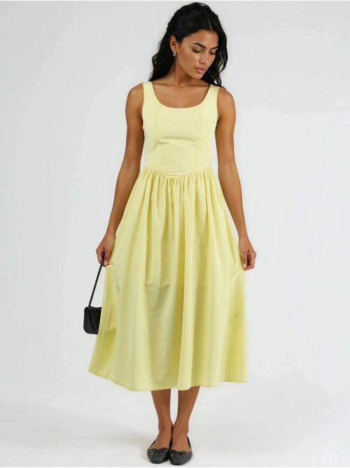 Robe midi sans manches a encolure arrondie busem - Kiabi Robe midi sans manches a encolure arrondie busem - Kiabi