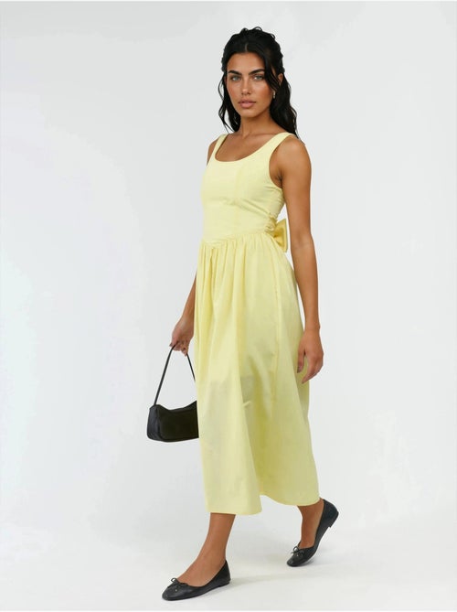 Robe midi sans manches a encolure arrondie busem - Kiabi Robe midi sans manches a encolure arrondie busem - Kiabi