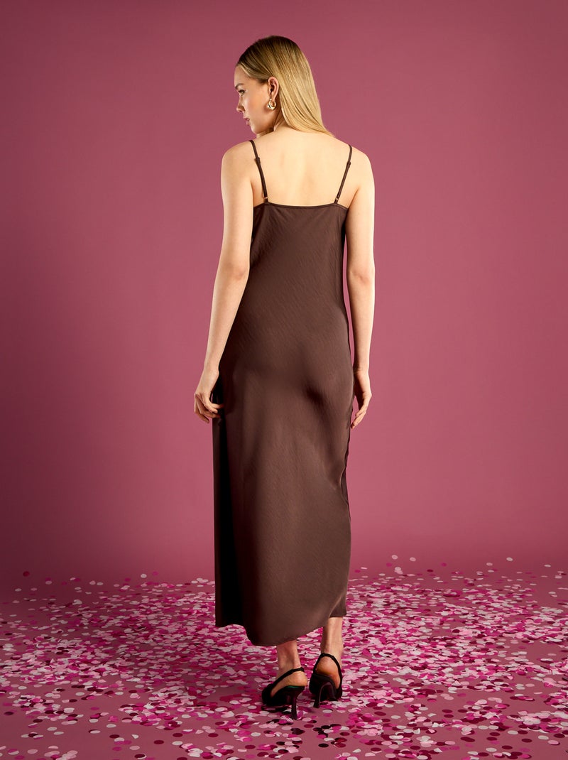 Robe midi satinée unie coupe longue et dos nu Marron - Kiabi