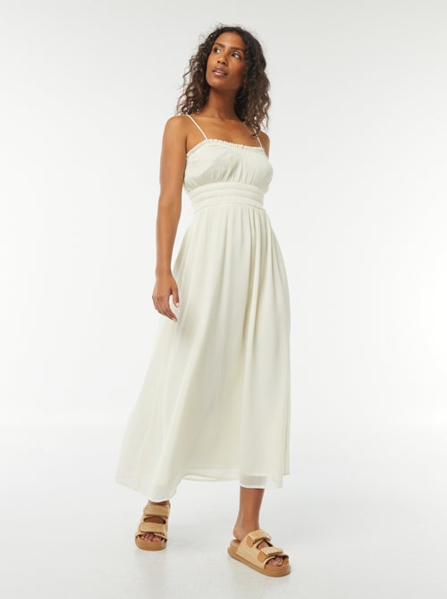 Robe midi smockée à fines bretelles - Kiabi