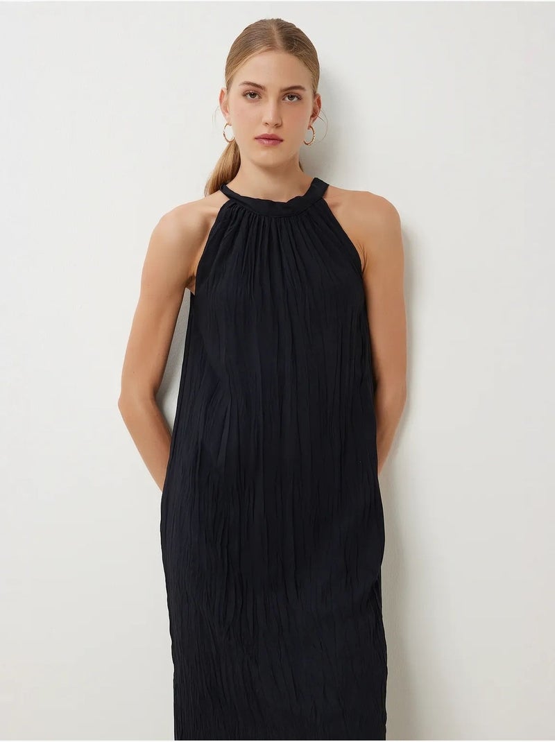 Robe midi texturée à col licou istanbul Noir - Kiabi