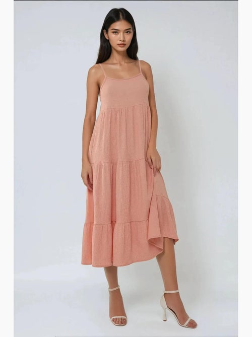 Robe midi texturée en a hiccup - Kiabi Robe midi texturée en a hiccup - Kiabi