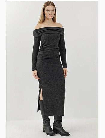 Robe midi texturée sans bretelles avec fente hiccup