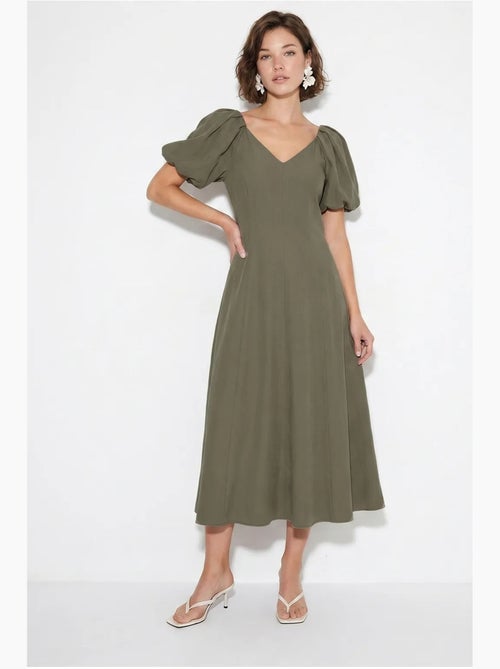 Robe midi trapèze à col v et fermeture éclair lucci - Kiabi Robe midi trapèze à col v et fermeture éclair lucci - Kiabi