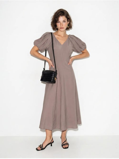 Robe midi trapèze à col v et fermeture éclair lucci - Kiabi Robe midi trapèze à col v et fermeture éclair lucci - Kiabi